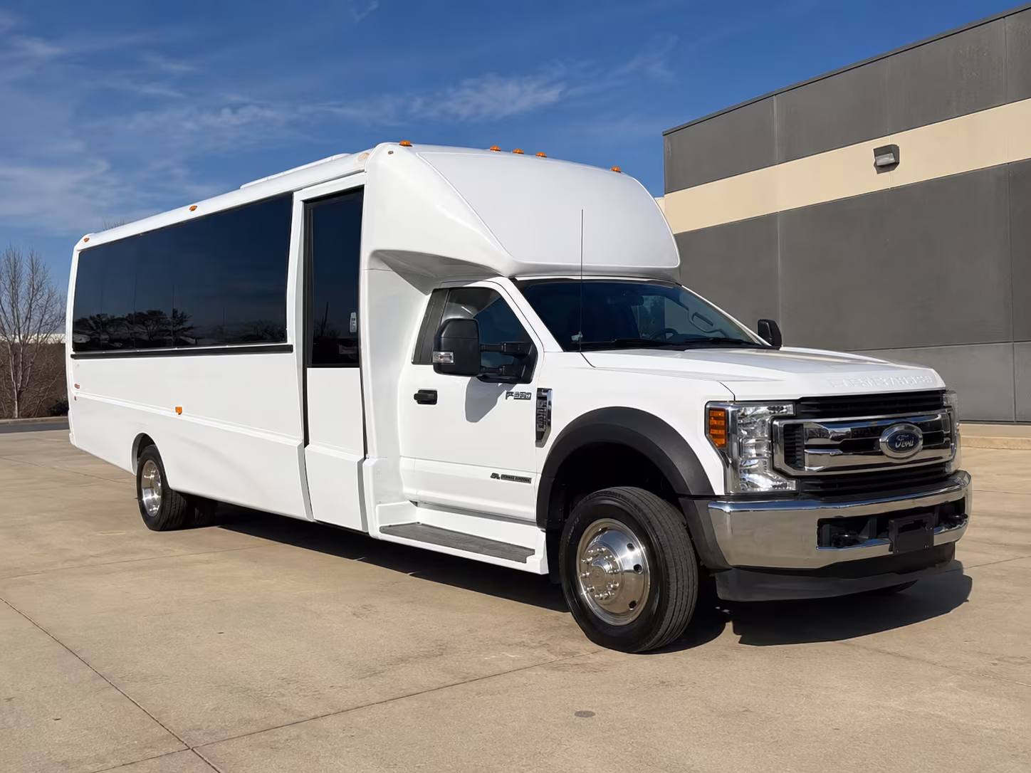 minibus rentals for prom groups heading across the treasure valley